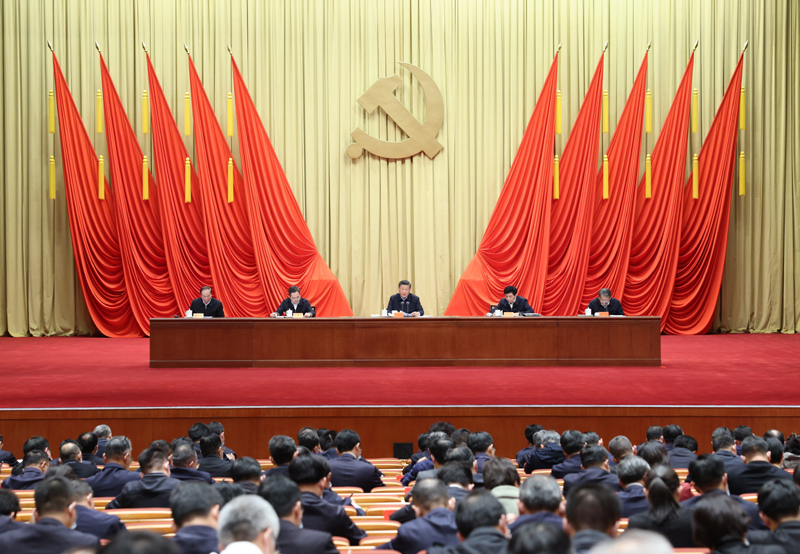 3月1日，2022年春季学期中央党校（国家行政学院）中青年干部培训班在中央党？。中共中央总书记、国家主席、中央军委主席习近平在开班式上揭晓主要讲话。 新华社记者 刘彬 摄